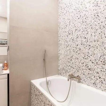 Parisian Luxury Near Trocadero